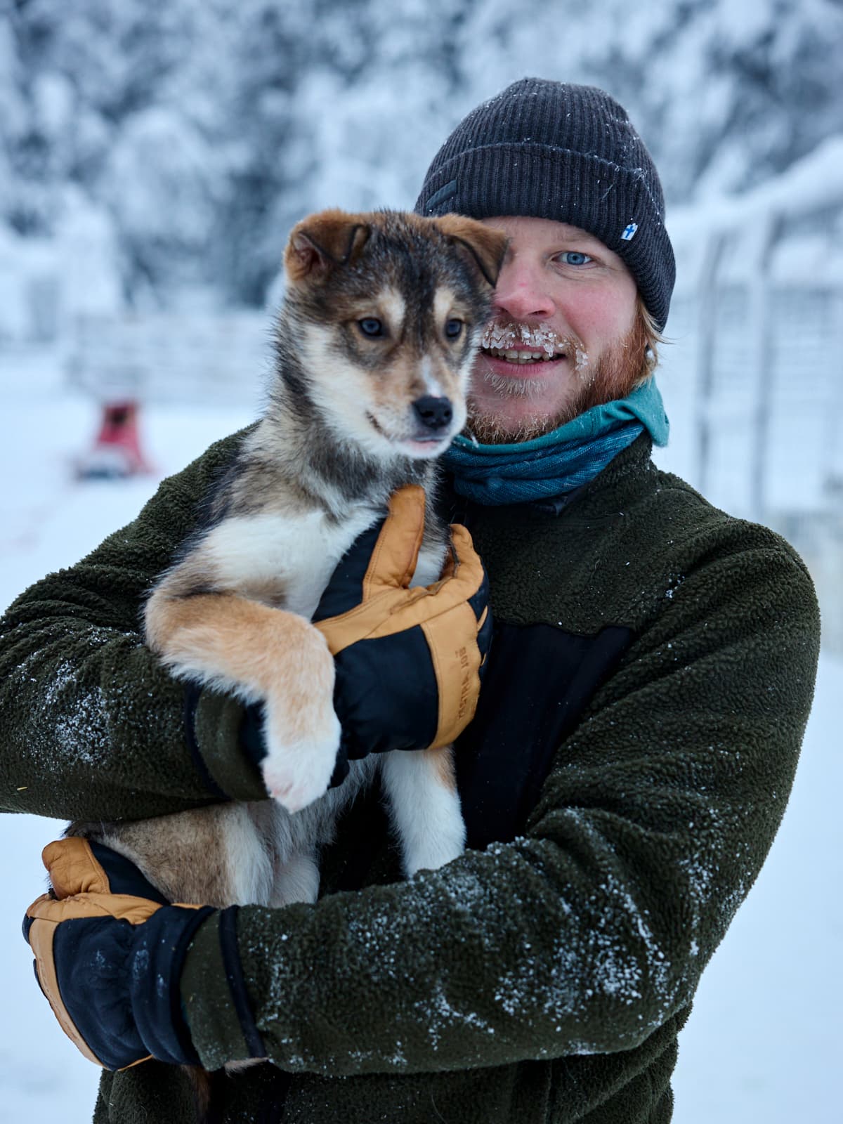Esa with a puppy